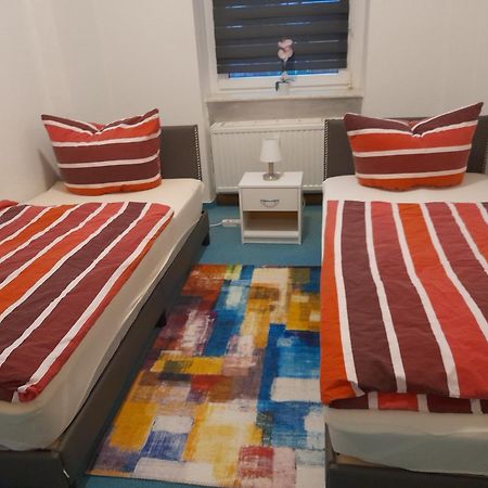 70 Qm Ferienwohnung Mit 2 Schlafzimmern Zwickau Exterior foto