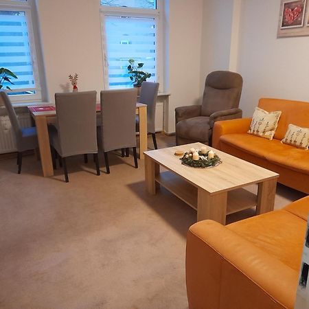 70 Qm Ferienwohnung Mit 2 Schlafzimmern Zwickau Exterior foto